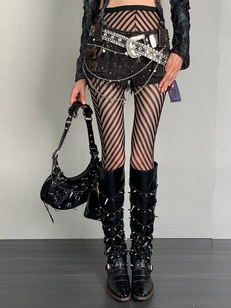 How to Wear Tights With Boots: 6 Rules for Winter 2026